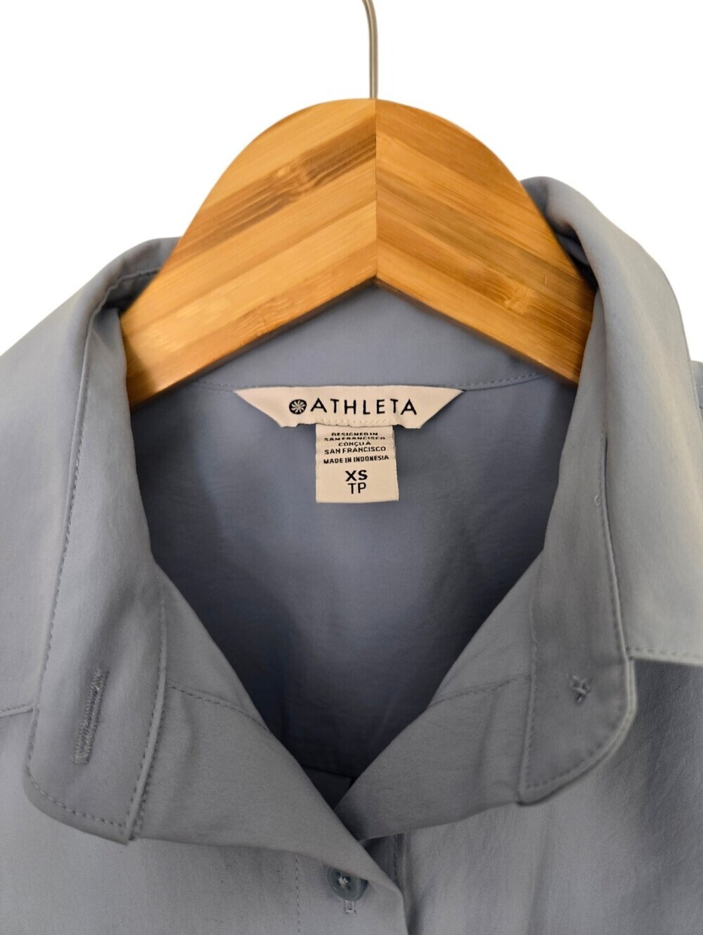 ✨ NWT Athleta Oversized Poplin Button Down Shirt XS Blue Collared Top ✨ - Picture 4 of 5